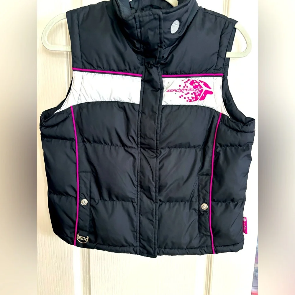ZEROXPOSUR. Super cute girls puffer vest with a‎ little bling.